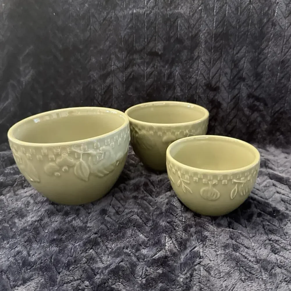 Set of 3 Signature Housewares Sage Green Nesting Bowls EUC